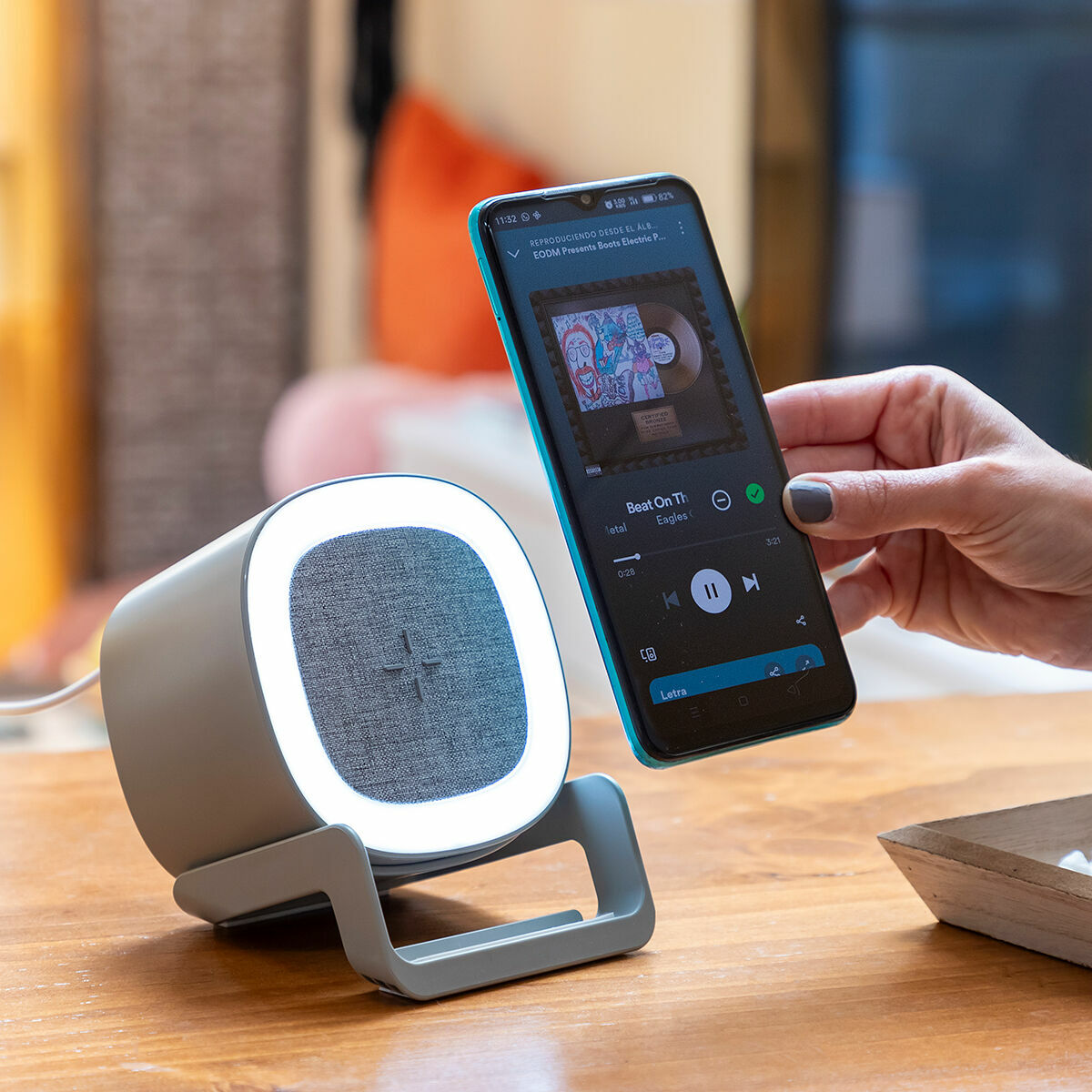 Langaton laturi kaiuttimella, LED-valo, 10 W, Bluetooth 5.1, puhelinteline – USB-C-kaapeli LED-valo – kuva 1