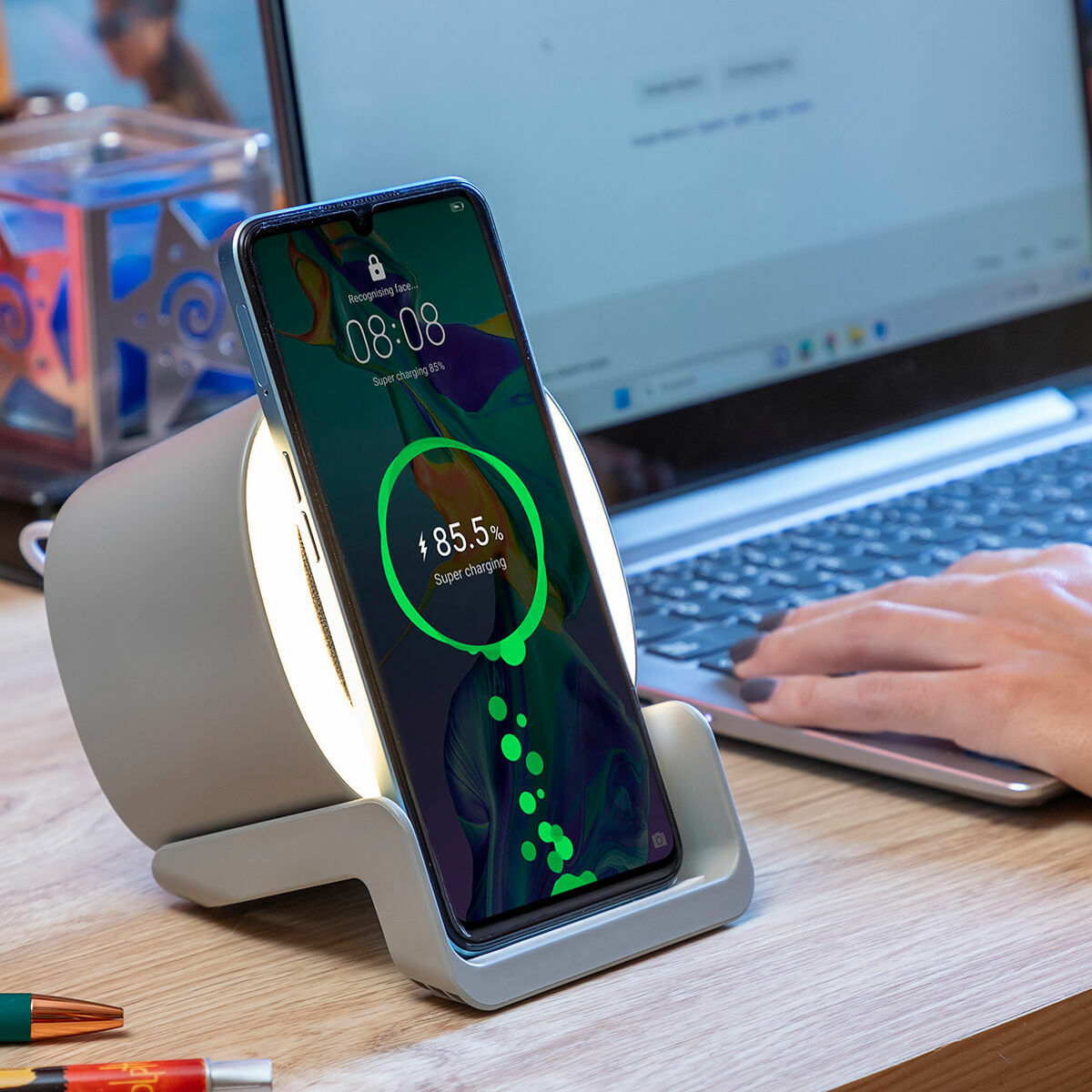 Langaton laturi kaiuttimella, LED-valo, 10 W, Bluetooth 5.1, puhelinteline – kotiviihde puhelinteline – kuva 2
