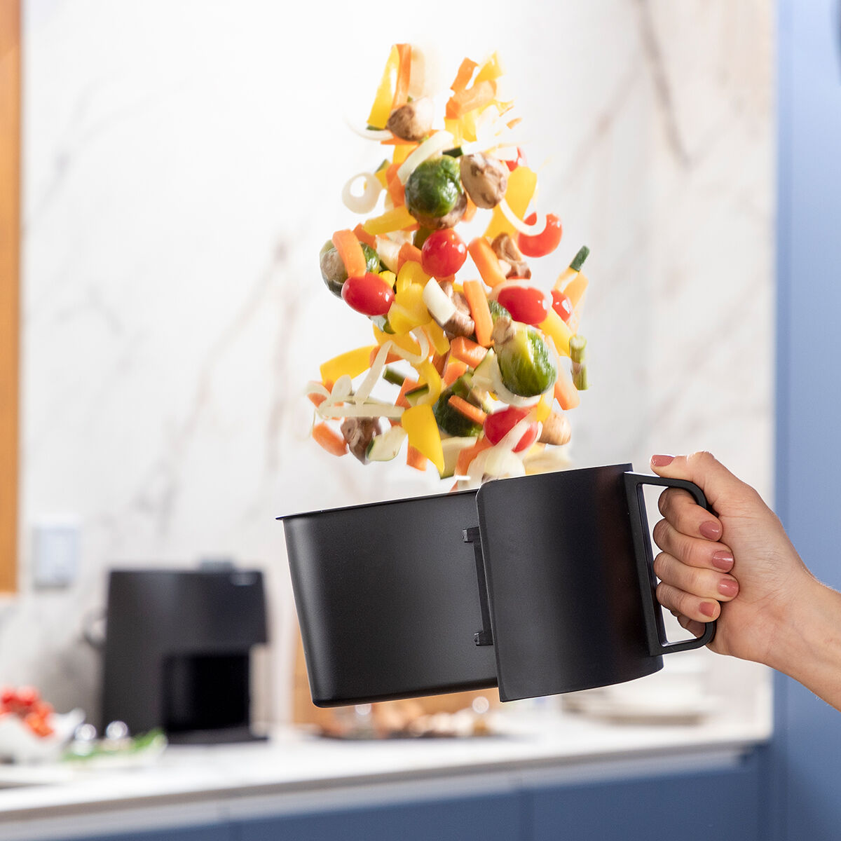 Airfryer 2 l 1200 W, ilman öljyä - kompakti pieniin keittiöihin & pariskunnille