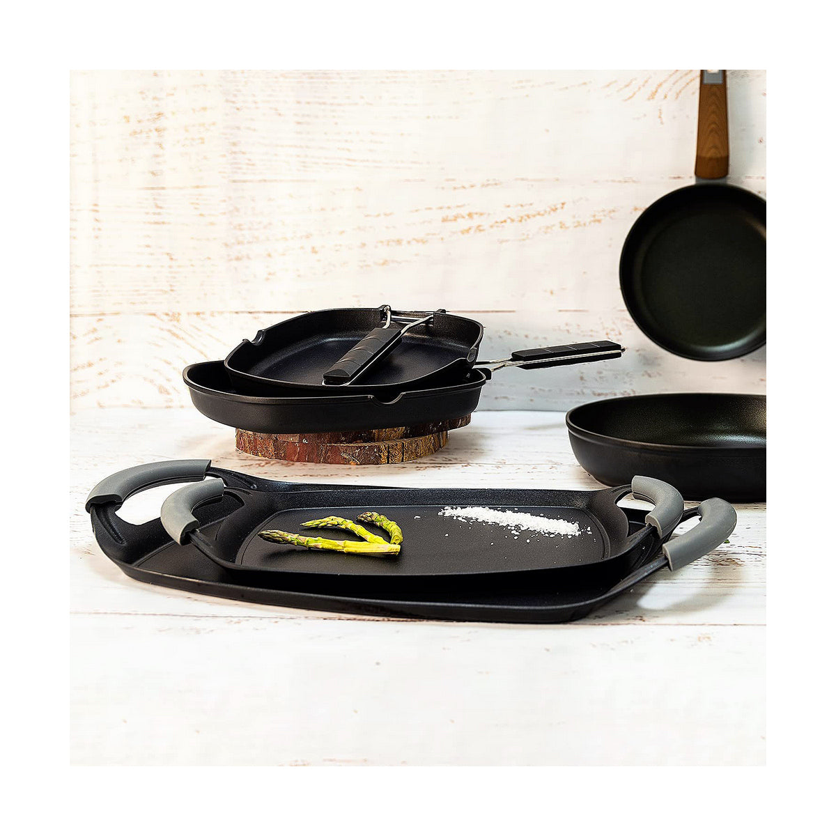 Grillipannu non-stick 47 x 29 cm, musta - silikonikahvat & metallirunko keittiöön