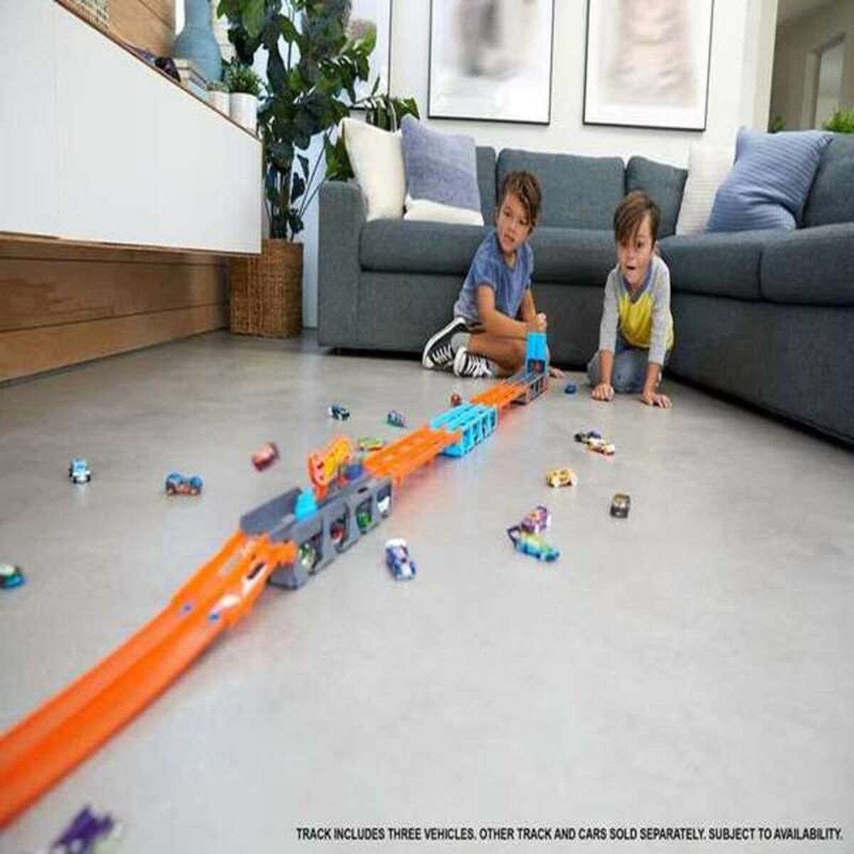 Hot Wheels rekka 3 autolla, kuljetusauto lelu muovia, lapsille 4–8 v sisäleikkeihin