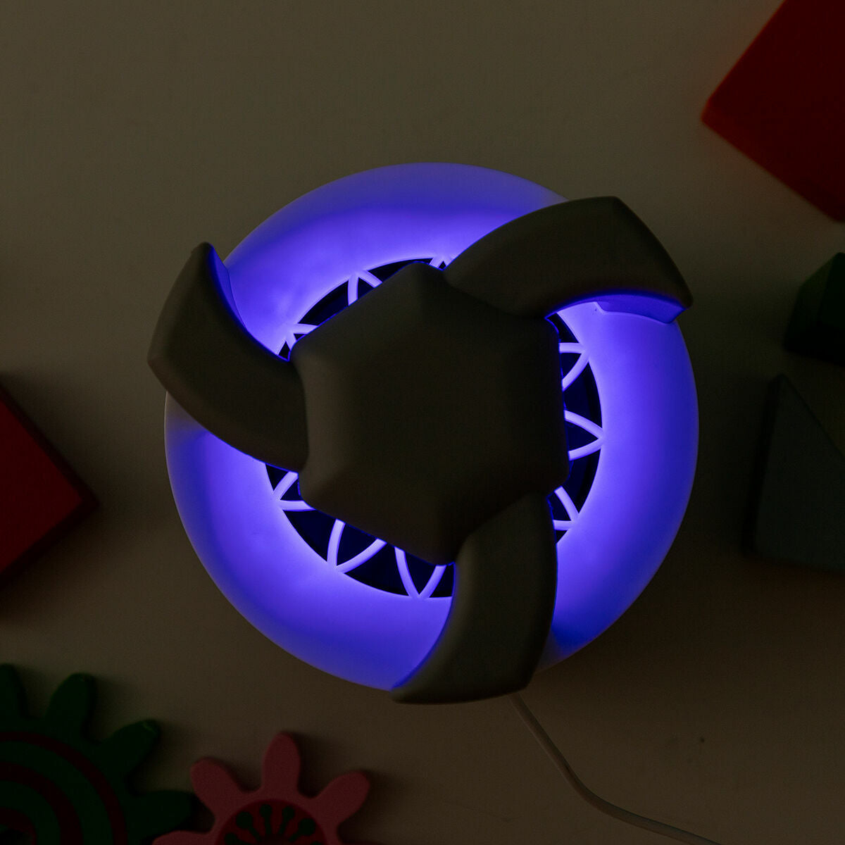 Hyttyslamppu, USB-imuri 6 x UV-LED 360–400 nm, 20–50 m², hiljainen, pöytämalli
