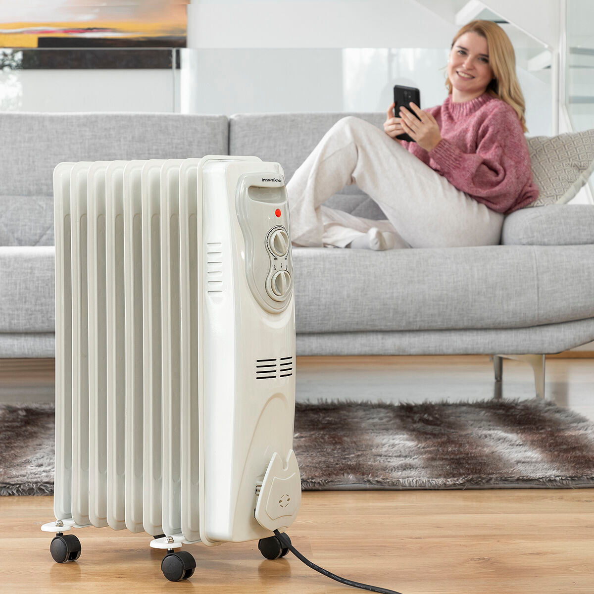 Öljytäytteinen lämpöpatteri 2000 W, 9-lokeroinen, termostaatti & pyörillä